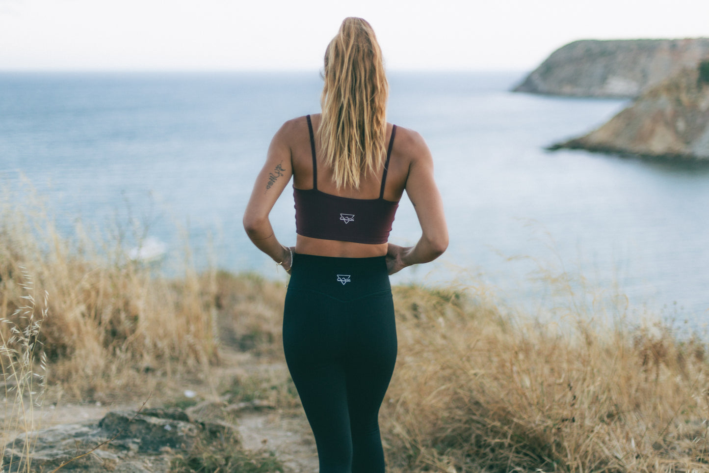Modern black leggings
